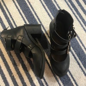 Vintage strappy blocked heels